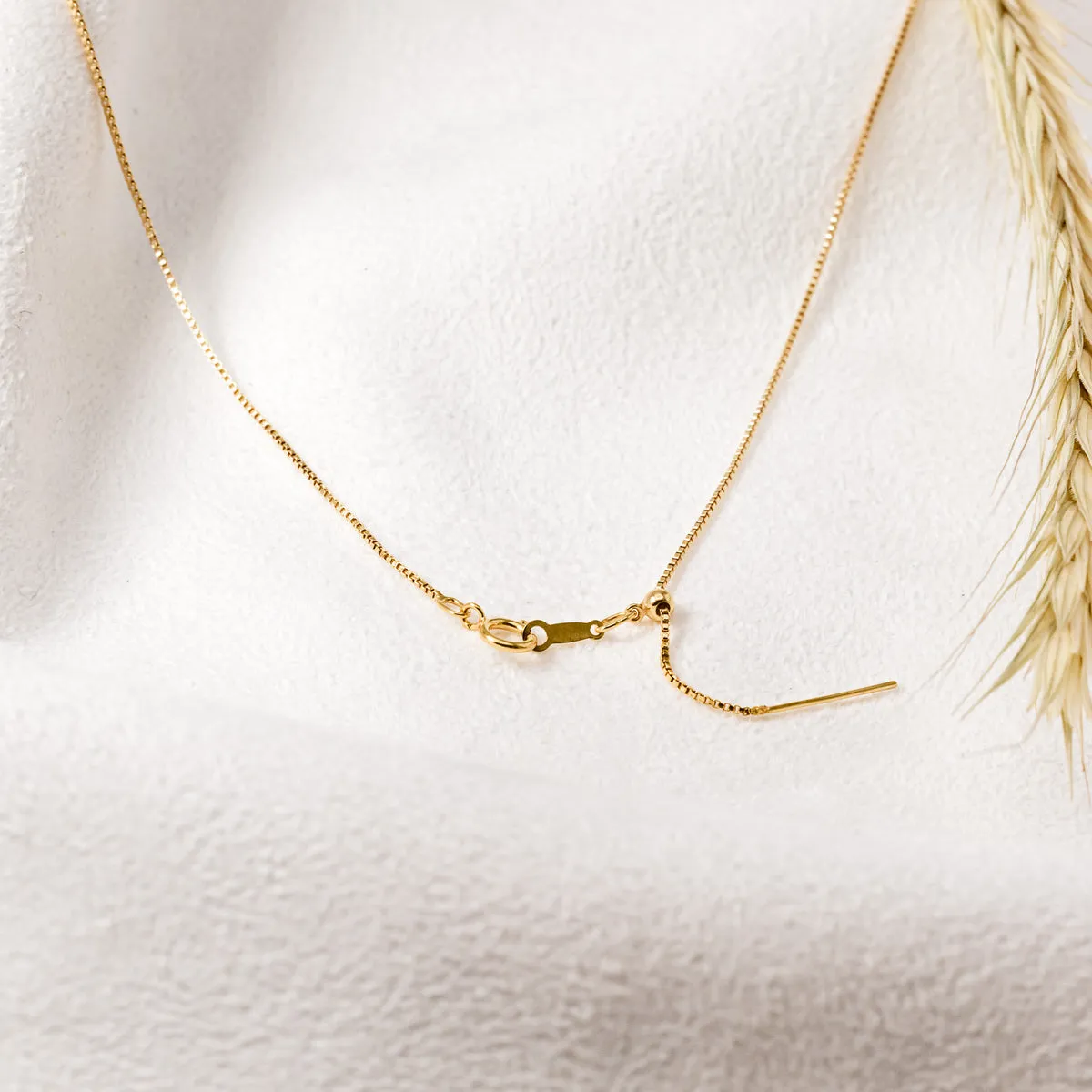ADJUSTABLE THREADER BOX CHAIN NECKLACE