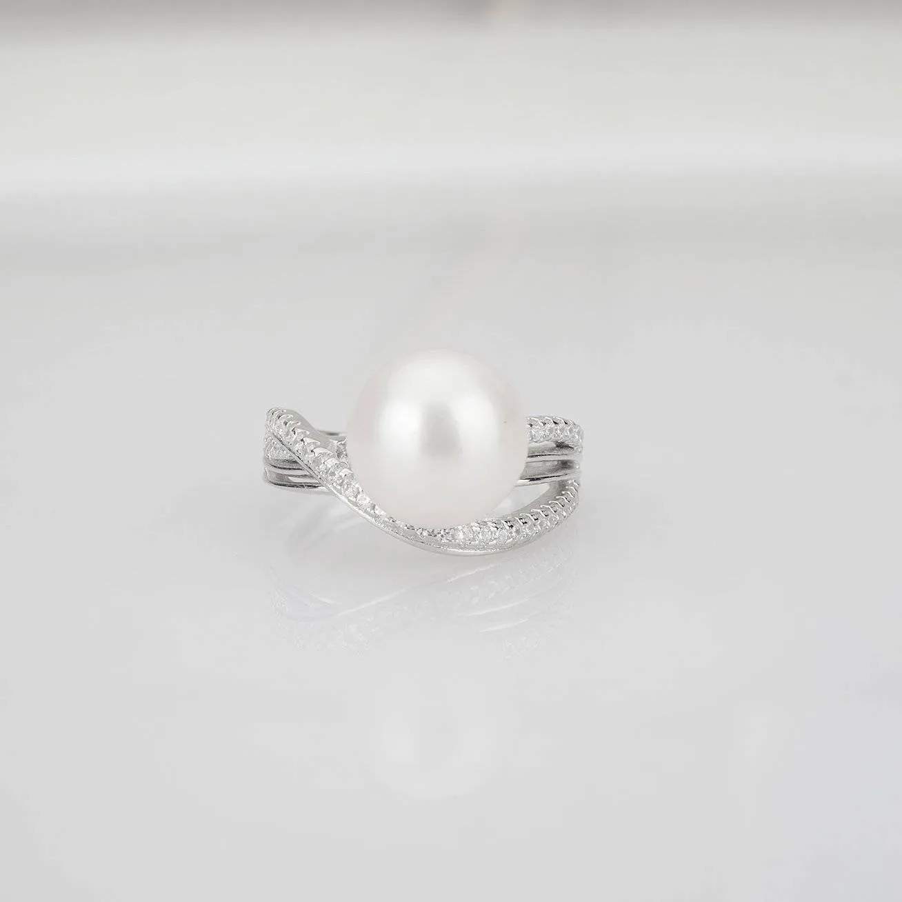 Elegant Freshwater Pearl Ring WR00070