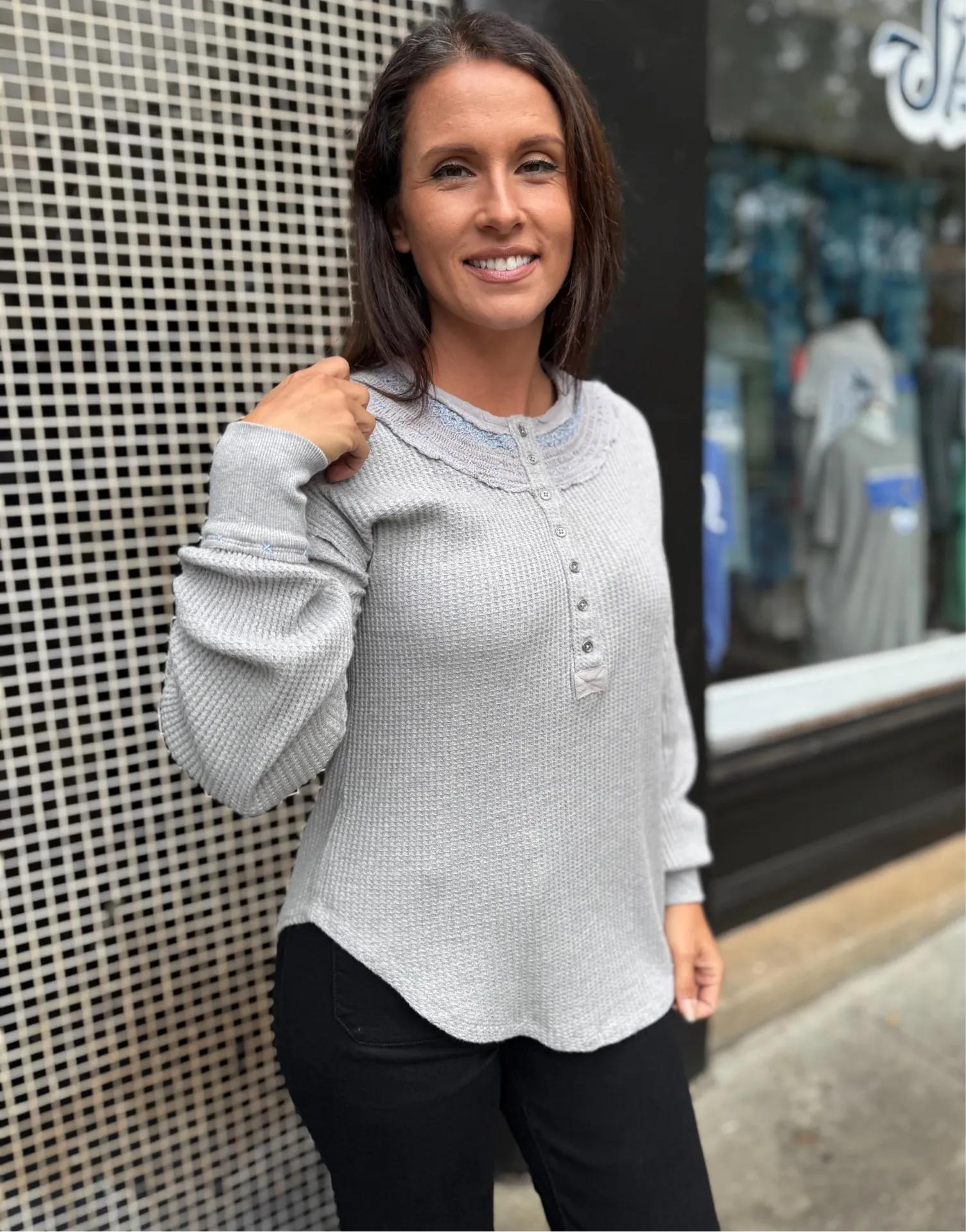 HOLLY HENLEY