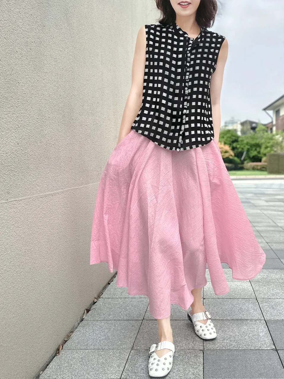Last Chance! Monochrome Checker Embroidered Silky Sleeveless Blouse
