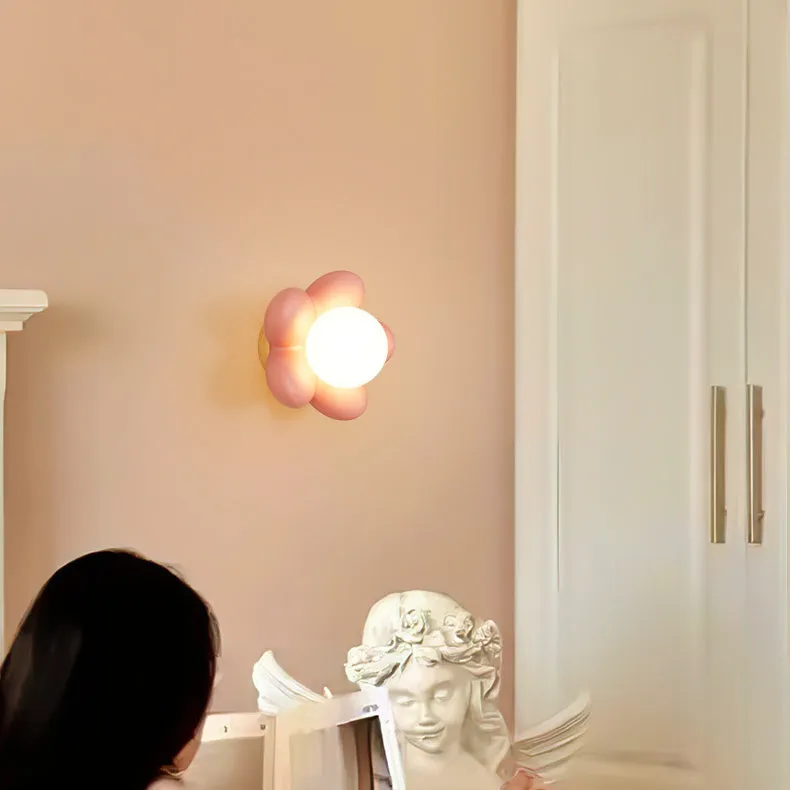 Modern Art Deco Flower Design Wood Resin 1-Light Wall Sconce Lamp For Living Room