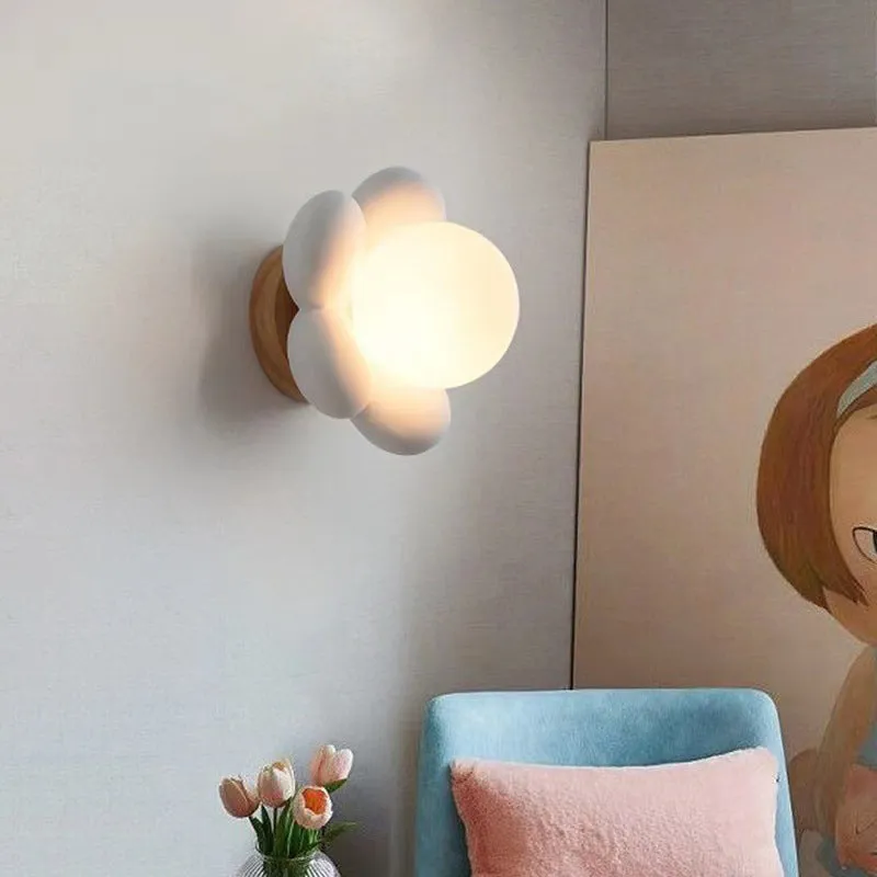 Modern Art Deco Flower Design Wood Resin 1-Light Wall Sconce Lamp For Living Room
