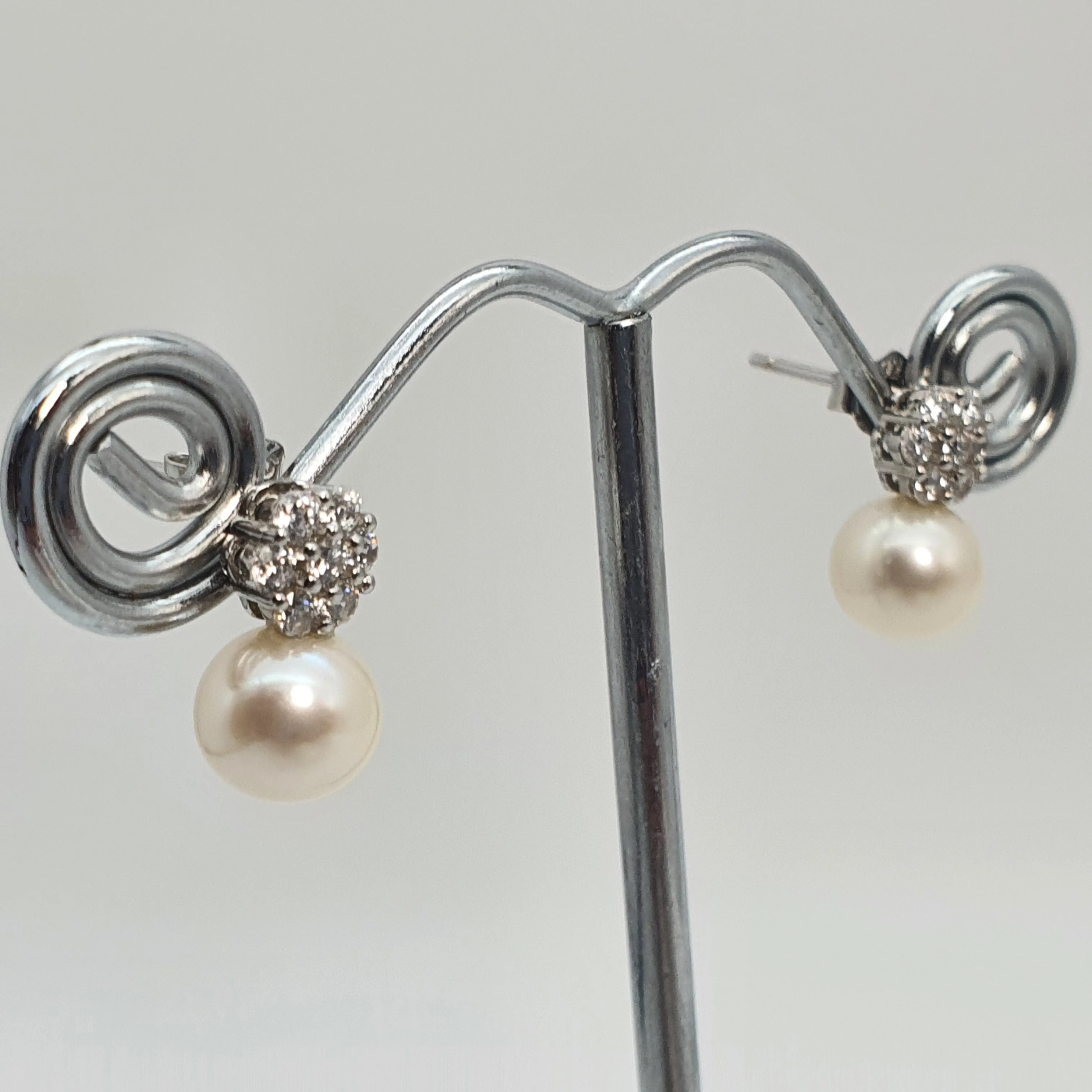 Round Freshwater Pearl Floral Earring, Sterling Silver
