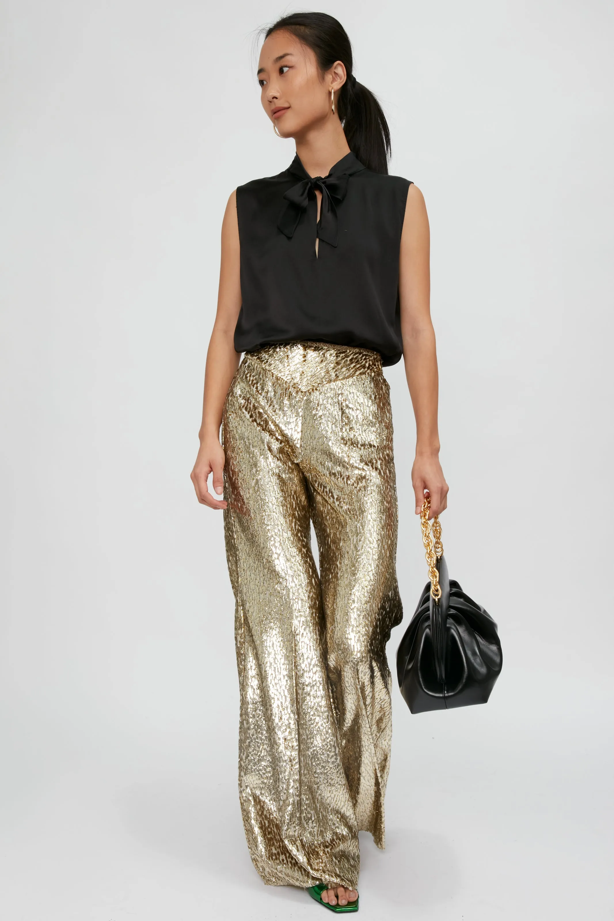 Satin Silk Sleeveless Blouse with Bow in Nero