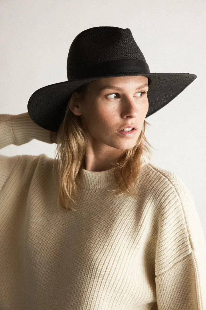 Simone Hat in Black